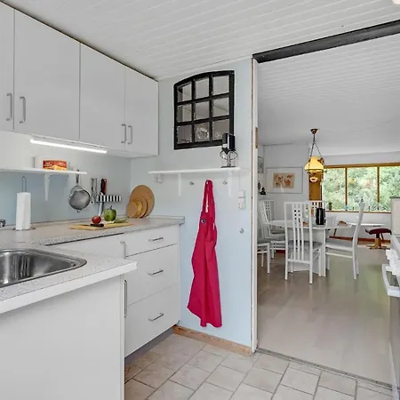 Cozy Home In Faxe Ladeplads With Wifi Ferienhaus