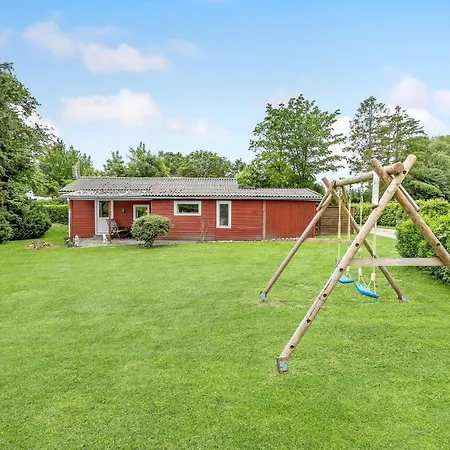 Cozy Home In Faxe Ladeplads With Wifi Ferienhaus