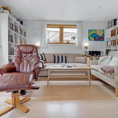 Cozy Home In Faxe Ladeplads With Wifi Fakse Ladeplads